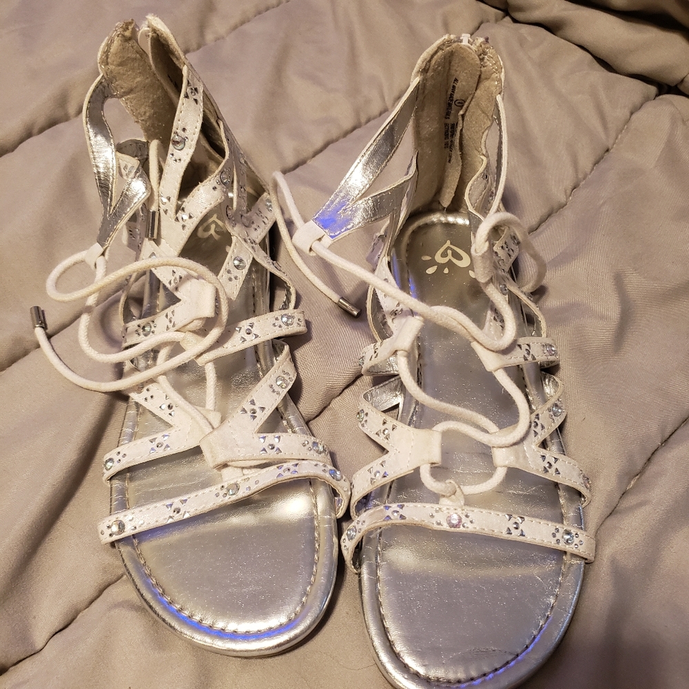 Justice Girls Silver Diamond Gladiator Lace Up Sandals Size 4